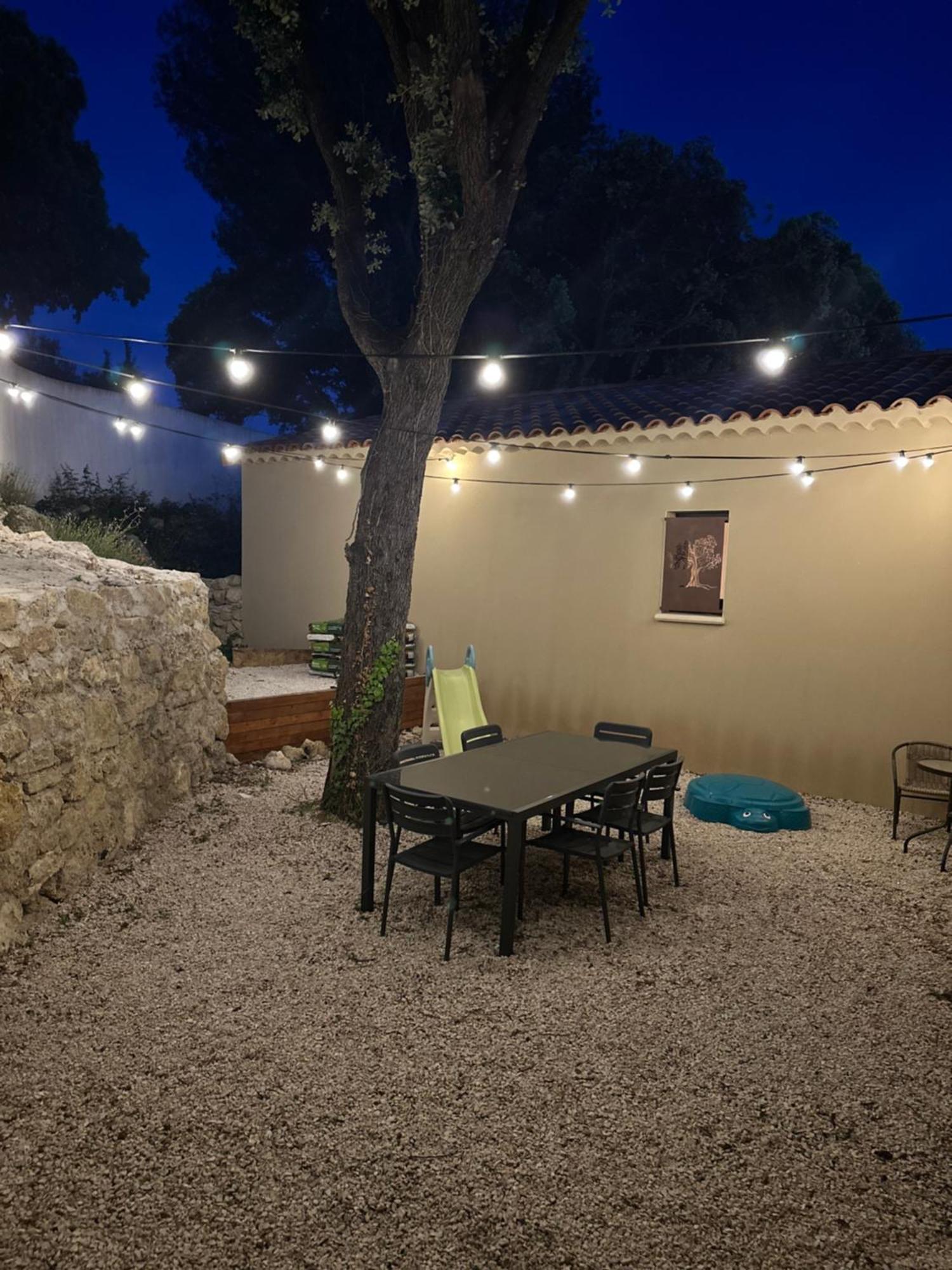 Maison T3 Dans Un Village Calme Saint-Mitre-les-Remparts Eksteriør bilde