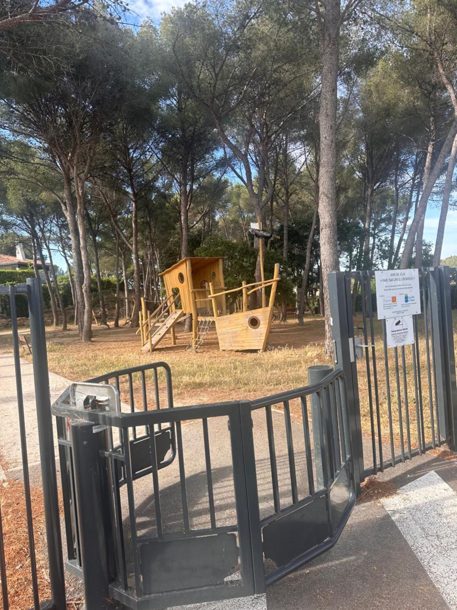 Maison T3 Dans Un Village Calme Saint-Mitre-les-Remparts Eksteriør bilde